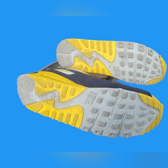 Nike Air Max 90 size 15 uofm michigan colors - Picture 2 of 6